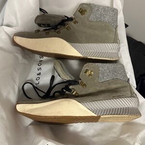 Sorel Waterproof Gray and Tan Out n About boots